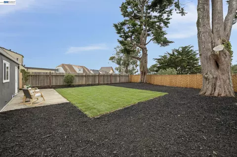 Exterior - 328 Glencourt Way, Pacifica, CA 94044 photo 8 of 9