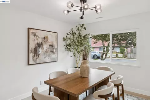 Dining - 328 Glencourt Way, Pacifica, CA 94044 photo 1 of 3