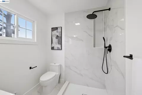 Bath - 328 Glencourt Way, Pacifica, CA 94044 photo 2 of 3