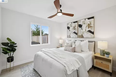 Bedroom - 328 Glencourt Way, Pacifica, CA 94044 photo 5 of 6