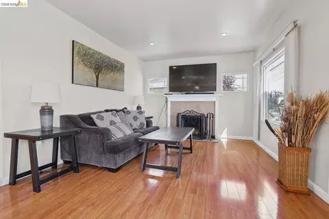 Living - 1629 68th Ave, Oakland, CA 94621 photo 2 of 13