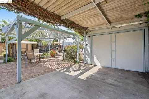 Exterior - 1629 68th Ave, Oakland, CA 94621 photo 3 of 9
