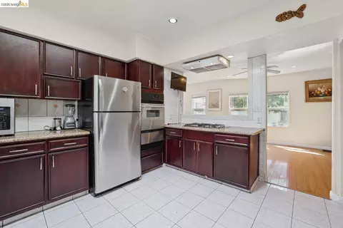 Kitchen - 1629 68th Ave, Oakland, CA 94621 photo 5 of 5
