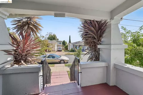 Exterior - 1629 68th Ave, Oakland, CA 94621 photo 2 of 9