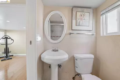 Bath - 1629 68th Ave, Oakland, CA 94621 photo 2 of 4