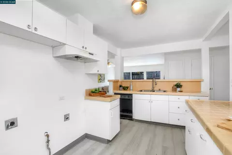 Kitchen - 52 E Madill St, Antioch, CA 94509 photo 3 of 3
