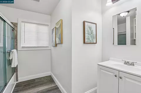 Bath - 68 Madoline St, Pittsburg, CA 94565 photo 1 of 1