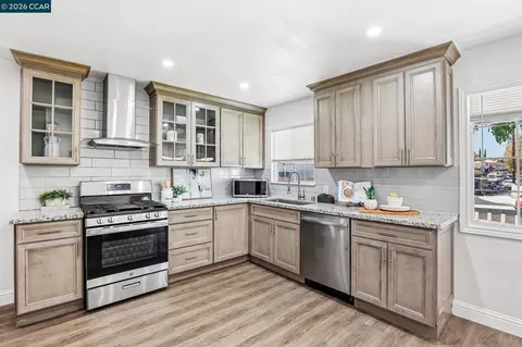 Kitchen - 68 Madoline St, Pittsburg, CA 94565 photo 2 of 5