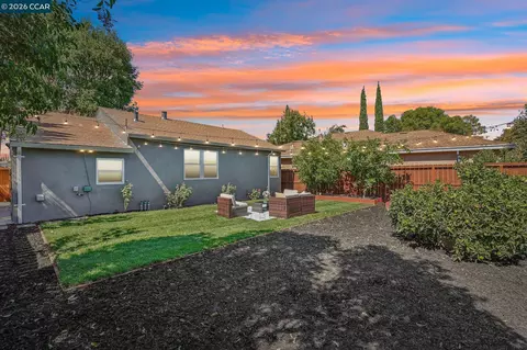 Exterior - 68 Madoline St, Pittsburg, CA 94565 photo 2 of 9