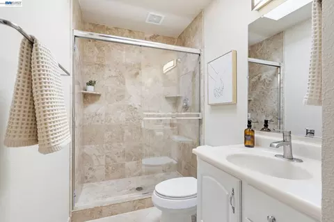 Bath - 3107 Corona Dr, Davis, CA 95616 photo 1 of 2