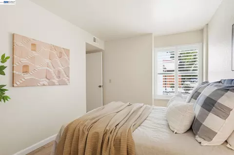 Bedroom - 3107 Corona Dr, Davis, CA 95616 photo 4 of 6