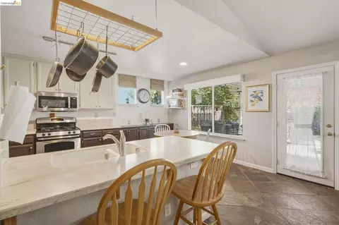 Kitchen - 5121 Tehachapi Way, Antioch, CA 94531 photo 2 of 5