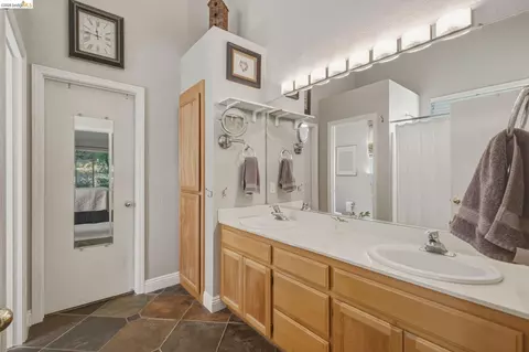 Bath - 5121 Tehachapi Way, Antioch, CA 94531 photo 2 of 2