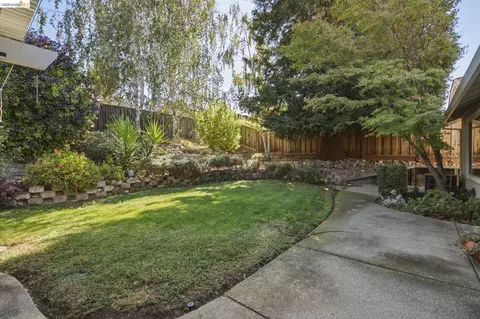 Exterior - 5121 Tehachapi Way, Antioch, CA 94531 photo 5 of 13