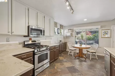 Kitchen - 5121 Tehachapi Way, Antioch, CA 94531 photo 4 of 5
