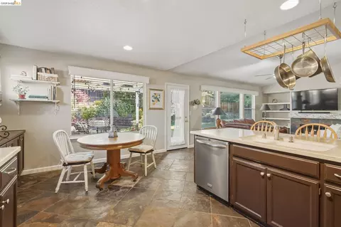 Kitchen - 5121 Tehachapi Way, Antioch, CA 94531 photo 5 of 5