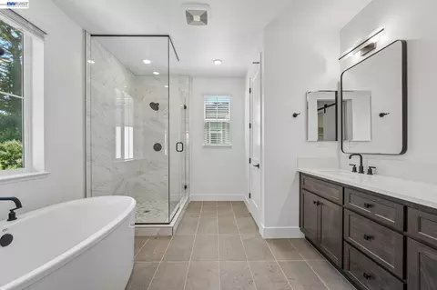 Bath - 786 Abigail Pl, Walnut Creek, CA 94598 photo 1 of 3