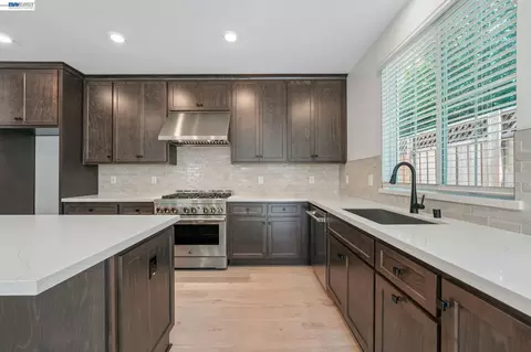 Kitchen - 786 Abigail Pl, Walnut Creek, CA 94598 photo 2 of 3