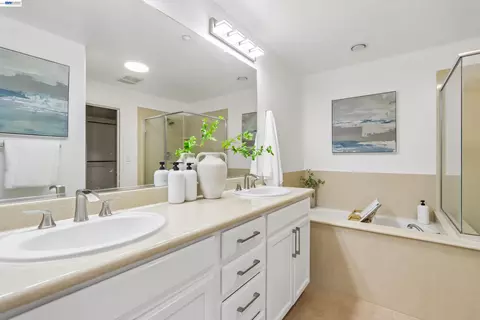 Bath - 6373 Byron Ln, San Ramon, CA 94582 photo 1 of 3