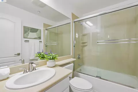 Bath - 6373 Byron Ln, San Ramon, CA 94582 photo 3 of 3