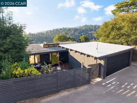 6401 Snake Rd, Oakland, CA 94611