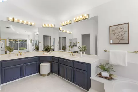 Bath - 847 E Angela St, Pleasanton, CA 94566 photo 1 of 5