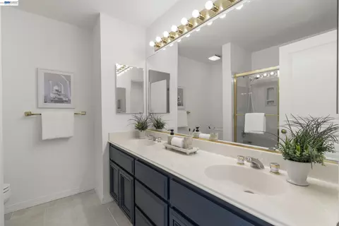 Bath - 847 E Angela St, Pleasanton, CA 94566 photo 4 of 5