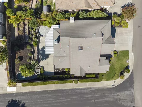 View/Area - 847 E Angela St, Pleasanton, CA 94566 photo 1 of 2