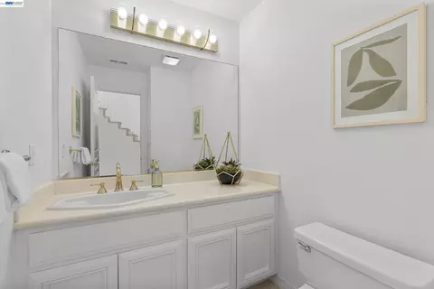 Bath - 847 E Angela St, Pleasanton, CA 94566 photo 5 of 5
