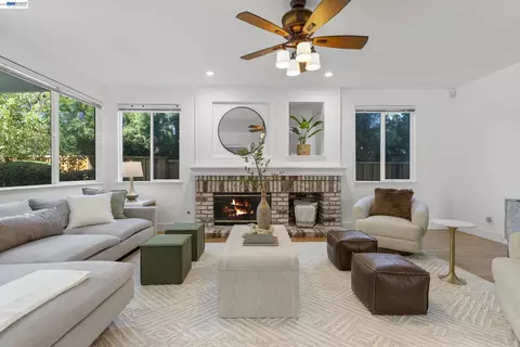 Living - 847 E Angela St, Pleasanton, CA 94566 photo 4 of 5