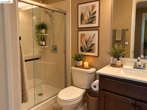 Bath - 809 Ibis Rd, Oakley, CA 94561 photo 2 of 6