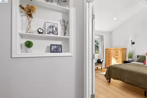 Entry Way - 3839 Vineyard Ave #E, Pleasanton, CA 94566 photo 2 of 2