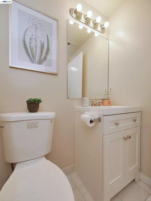 Bath - 34590 Bluestone Cmn, Fremont, CA 94555 photo 1 of 4