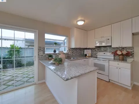 Kitchen - 34590 Bluestone Cmn, Fremont, CA 94555 photo 1 of 3