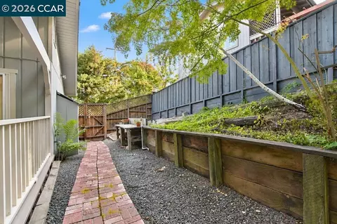 Exterior - 4032 Valente Dr, Lafayette, CA 94549 photo 9 of 12