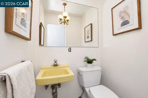 Bath - 4032 Valente Dr, Lafayette, CA 94549 photo 1 of 4
