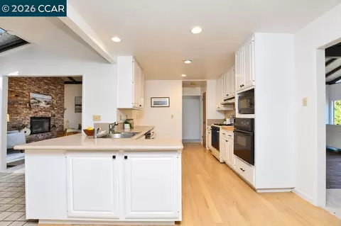 Kitchen - 4032 Valente Dr, Lafayette, CA 94549 photo 3 of 7