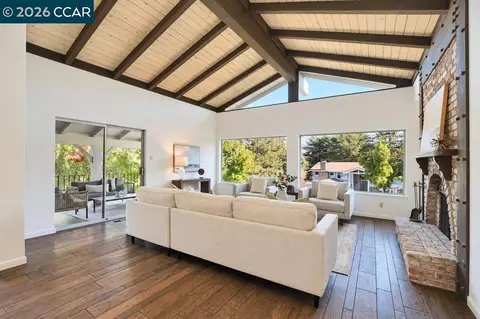 Living - 4032 Valente Dr, Lafayette, CA 94549 photo 2 of 5