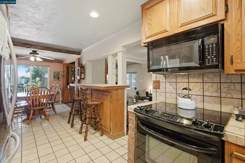 Undisclosed, Concord, CA 94521 photo 25