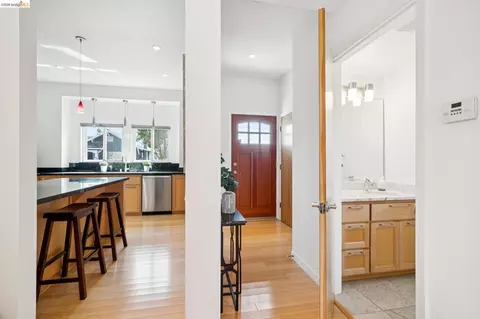 Entry Way - 1537 Ashby Ave, Berkeley, CA 94703 photo 2 of 2