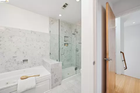 Bath - 1537 Ashby Ave, Berkeley, CA 94703 photo 3 of 4