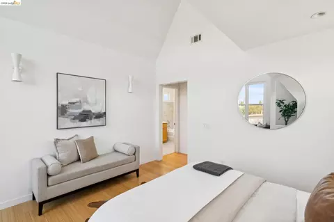 Bedroom - 1537 Ashby Ave, Berkeley, CA 94703 photo 4 of 6