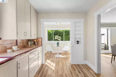 Entry Way - 1514 Third St, Alameda, CA 94501 photo 1 of 3