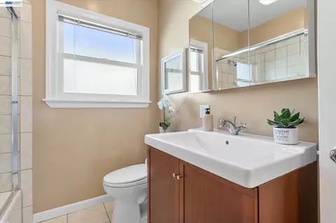 Bath - 1514 Third St, Alameda, CA 94501 photo 2 of 3