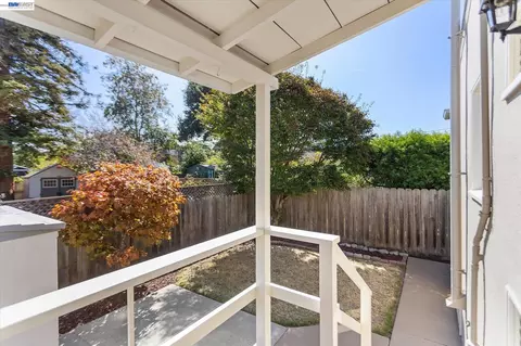Exterior - 1514 Third St, Alameda, CA 94501 photo 4 of 6
