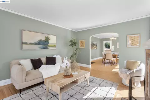 Living - 1514 Third St, Alameda, CA 94501 photo 3 of 4