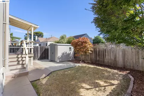 Exterior - 1514 Third St, Alameda, CA 94501 photo 5 of 6