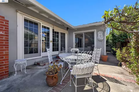 Exterior - 30696 Brae Burn Ave, Hayward, CA 94544 photo 4 of 5