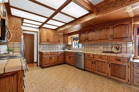 Kitchen - 30696 Brae Burn Ave, Hayward, CA 94544 photo 1 of 4