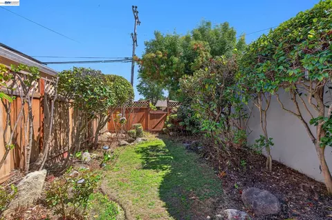 Exterior - 30696 Brae Burn Ave, Hayward, CA 94544 photo 5 of 5